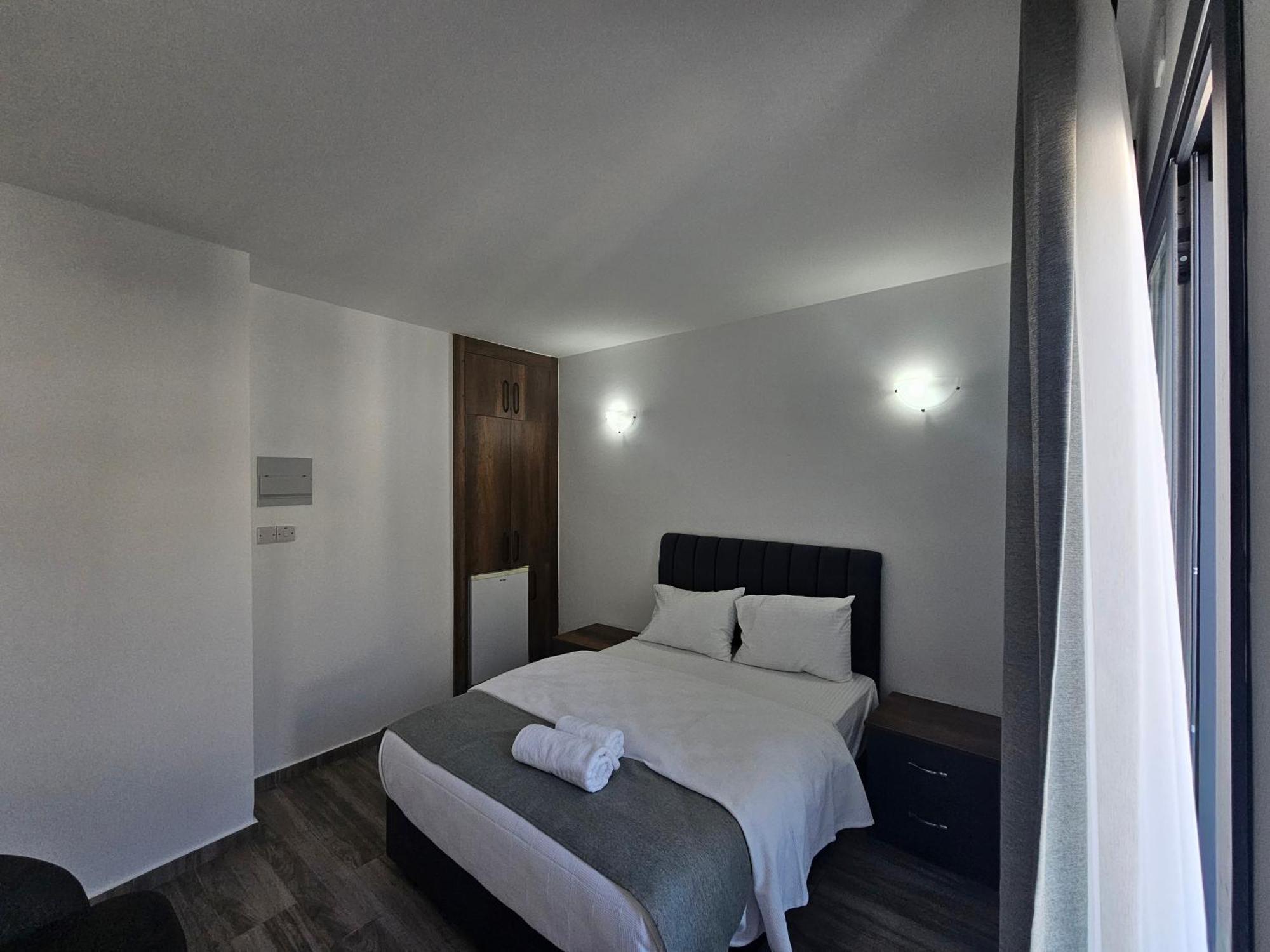 Cyprus Harbour Suites Kyrenia  Exterior foto